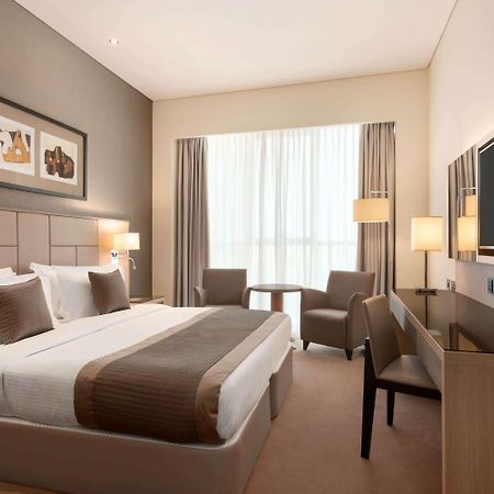Tryp By Wyndham Abu Dhabi City Center Exterior foto