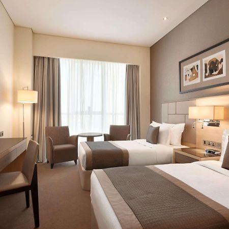 Tryp By Wyndham Abu Dhabi City Center Exterior foto