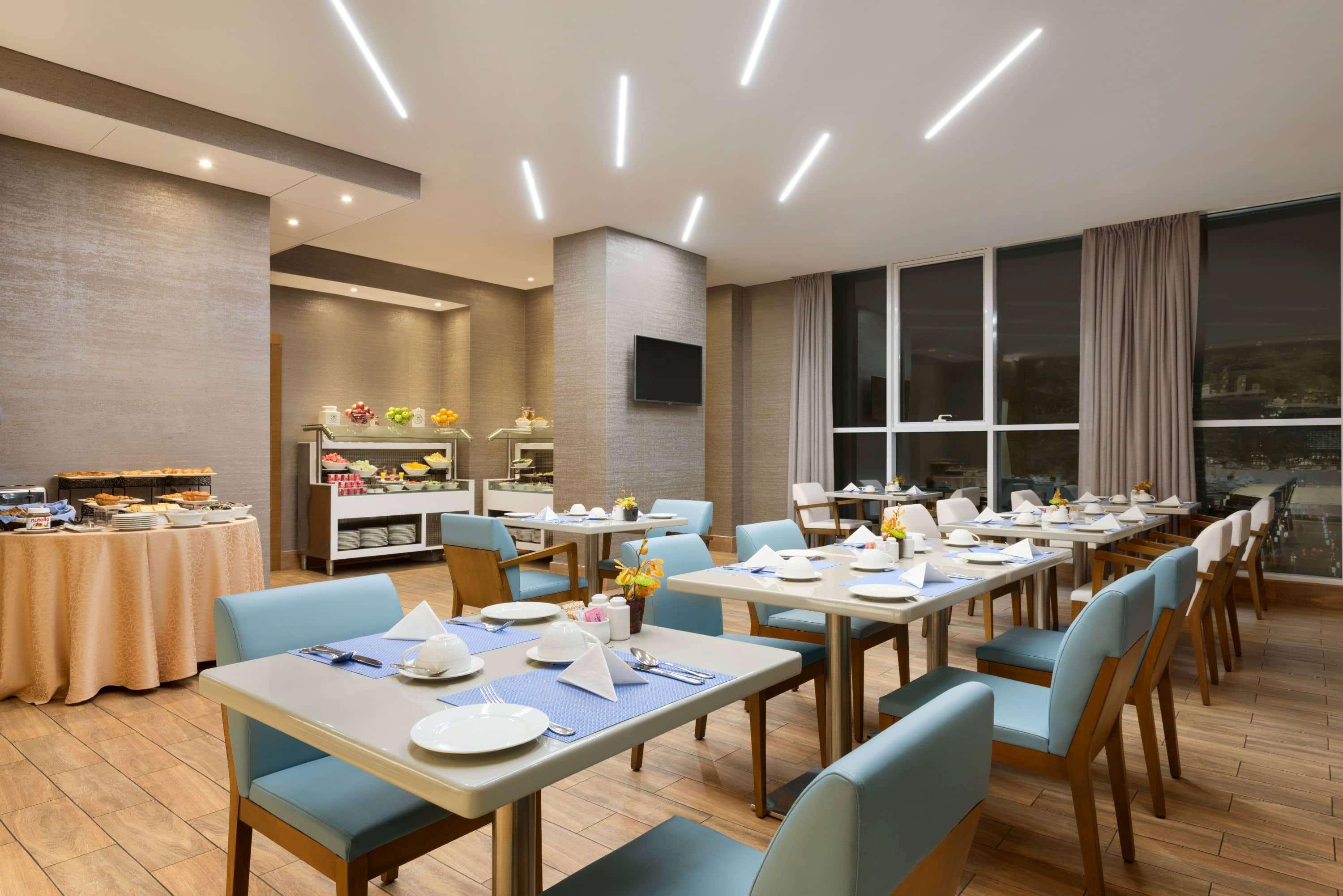 Tryp By Wyndham Abu Dhabi City Center Exterior foto