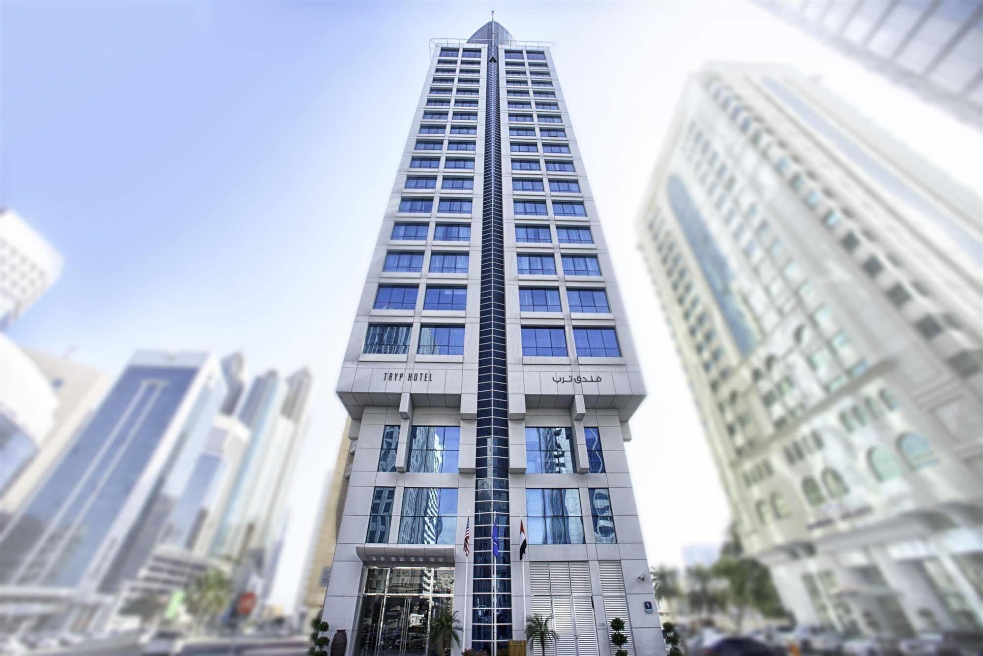 Tryp By Wyndham Abu Dhabi City Center Exterior foto